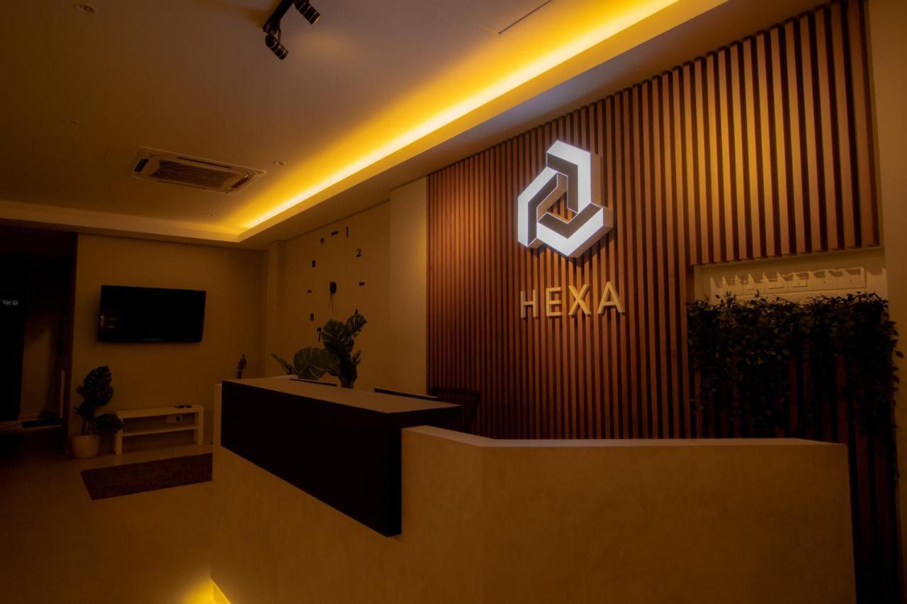קואלה לומפור Hexa Hotel & Backpackers Capsules Bukit Bintang מראה חיצוני תמונה