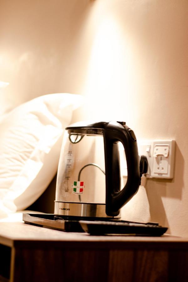 קואלה לומפור Hexa Hotel & Backpackers Capsules Bukit Bintang מראה חיצוני תמונה